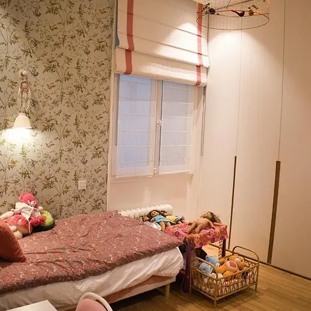 3ch | 4 Pers | balcon Filant | notre Dame De Daire Paris