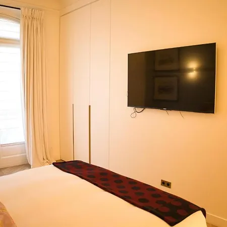 3ch | 4 Pers | balcon Filant | notre Dame De * Paris