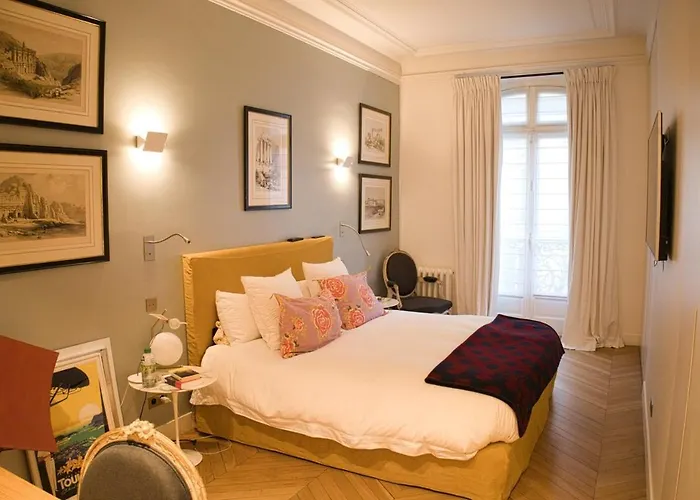 3ch | 4 Pers | balcon Filant | notre Dame De Apartment