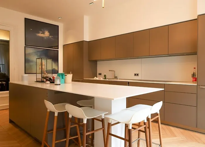 3ch | 4 Pers | balcon Filant | notre Dame De Apartment